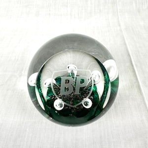 Selkirk Glass Paperweight - Dark Green Tendrils BP commemorative Art Glass 8.5cm