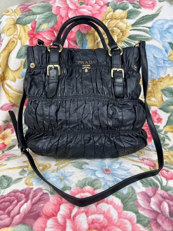PRADA プラダ　ショルダーバッグ　ナッパゴーフル　レザー プラダ ナッパゴーフル レザー チェーンショルダーバッグ