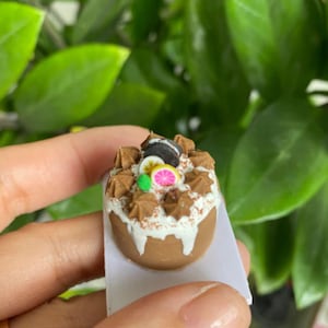 1/12 Scale Tiny Chocolate Cake Dollhouse Accessories, Miniature Sweet Bakery, Fake Cake Doll Food, Kawaii Vintage Craft Supplies for Kids