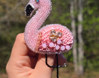 Handmade Beaded Flamingo Brooch: Elegant Pink Bird Embroidery Pin