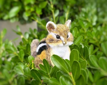 Handmade Needle Felted Chipmunk-Forest Animals-Realistic & Adorable Woolen Sculpture-Perfect Gift for Nature Lovers