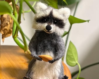 Handmade Needle Felted Raccoon-Forest Animals-Realistic & Adorable Woolen Sculpture-Perfect Gift for Nature Lovers
