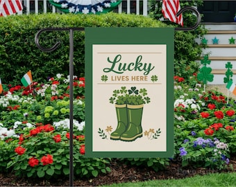 Bandera de jardín "Lucky Lives Here", regalo del Día de San Patricio para irlandeses, amigos y familiares, regalo personal memorable para calentar la casa, pancarta de recuerdo