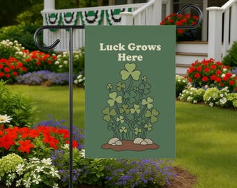 Bandera de jardín "La suerte crece aquí", regalo del Día de San Patricio para irlandeses, amigos y familiares, regalo personal memorable para calentar la casa, pancarta de recuerdo.