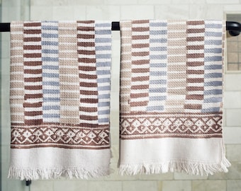 Toallas de mano de algodón khadi con estampado de bloques: rayas azul y marrón, tejido gofrado (juego de 2)