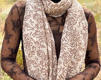 Bufanda gruesa de lana Ember con estampado floral y estampado en bloque