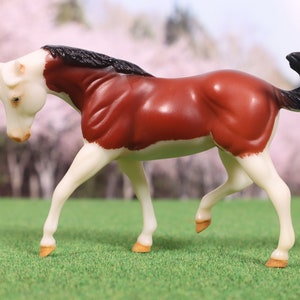 Custom Etched Chestnut Splash White  Stockhorse Breyer Stablemate 1:32 scale Model Horse