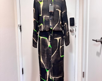 Massimo Dutti Viscose dress. Lined. A few pulls detailed