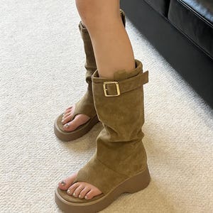 Boho Gladiator Sandals Boots – Suede Knee High Flip Flop Shoes with Toe Ring Design, Unique Summer Festival Fashion Footwear for Women