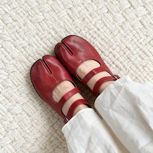 Black Tabi Shoes – Split Toe Mary Jane Flats with Double Straps, Japanese Inspired  Footwear, Unique Unisex Cosplay Fashion Shoes
