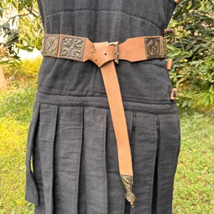 Medieval Leather Belt Handmade | Adjustable Vintage Waist Belt for Men & Women | Renaissance Costume Accessory