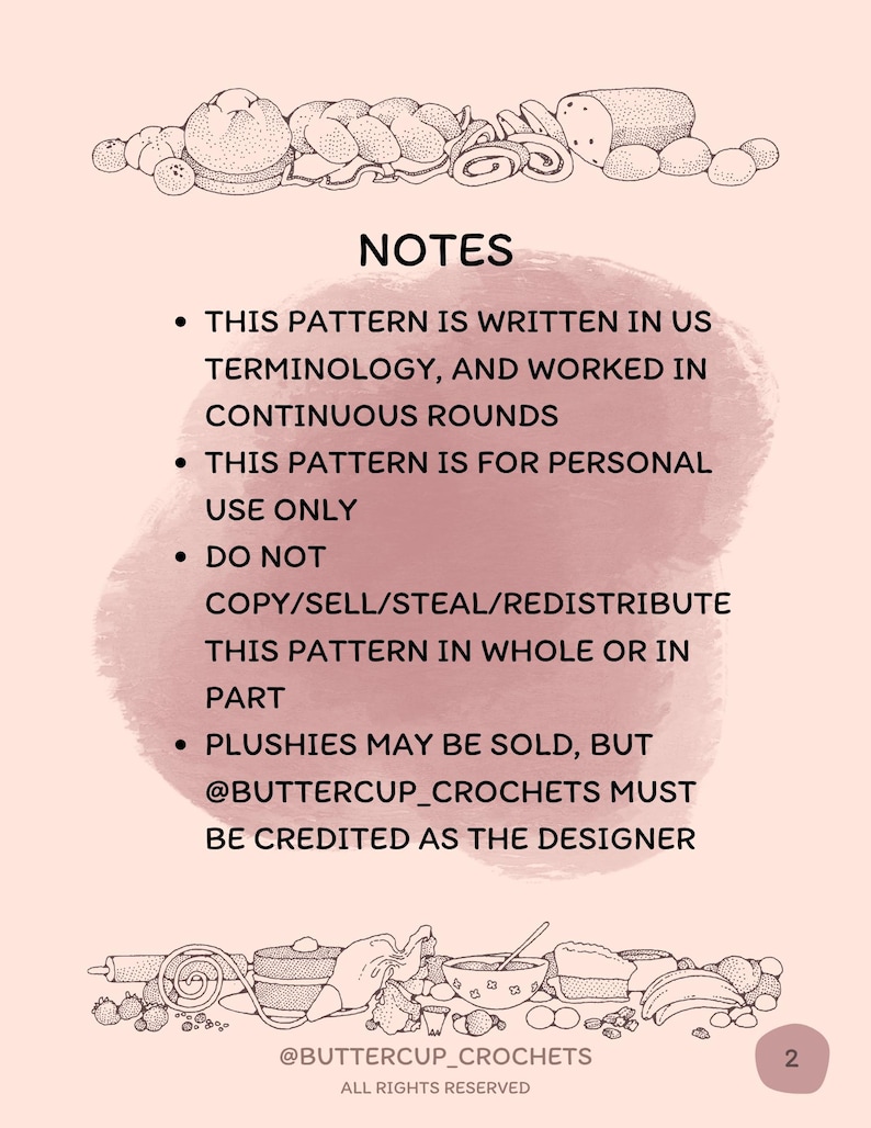Pu&ograve; includere: Un'illustrazione digitale di una panetteria con una variet&agrave; di prodotti da forno, tra cui pane, panini e pasticcini. L'immagine include il testo "NOTES" e un elenco di istruzioni per l'utilizzo del modello. Il testo in fondo all'immagine recita "@BUTTERCUP_CROCHETS ALL RIGHTS RESERVED 2".