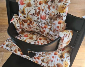 Compatible con el juego de cojines Tripptrapp con un ligero estampado floral, relleno maravillosamente denso y también en tejido lavable (repelente de suciedad).