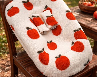 Teddy cover fits the Stokke Tripptrapp Newborn high chair with cheerful apples