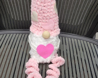 Crocheted Valentine gnome-pink or you choose color