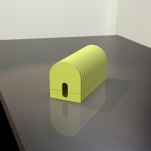 丸型ケーブルオーガナイザー STL ファイル – ミニマリスト リブ付きコードホルダー | 3D プリント可能なワイヤー収納ボックス