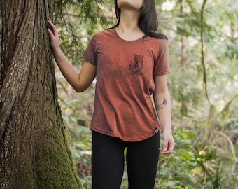 WEST COAST TRAIL - Crest - Women's Eco Tee - Rust