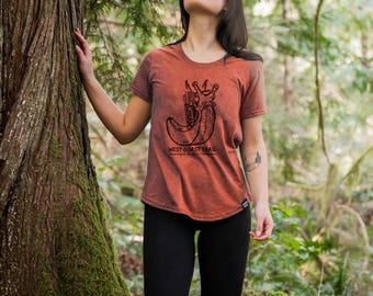 WEST COAST TRAIL - Women's Eco Tee - Rust