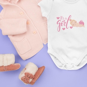 C'est une fille PNG SVG JPG Pdf, téléchargement numérique baby shower, sexe révélateur, conception de chemise d'annonce de grossesse, 4 chemises, tasses, cartes, sacs