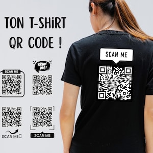 Op de afbeelding: Zwart T-shirt met een grote QR-code en de woorden "SCAN ME" in een tekstballon. Extra QR-codes met "SCAN ME" tekst worden weergegeven. De woorden "TON T-SHIRT QR CODE !" staan bovenaan.