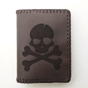 Cartera billetero de piel. Cartera de cuero. Billetera. Cartera con monedero. Billetero con tarjetero y monedero. Cartera con calavera.