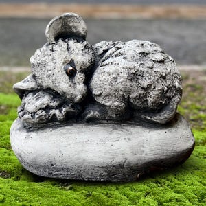 Stone sleeping mouse Concrete mouse figurine Garden mouse decor Sleeping animal statue Rodent ornament Handcrafted mouse decoration Gift
