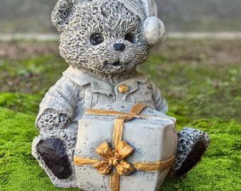 Winterbeer met cadeau sculptuur schattig dier standbeeld handgemaakt vakantie beeldje indoor beer ornament tuin feestelijke decoratie tuinkunst