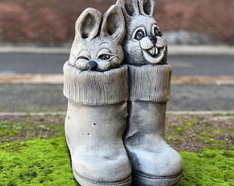 Funny bunny in boots figurine Concrete pair rabbit sculpture Cement bunny statue Outdoor animal decoration Garden pet ornament Lover gift