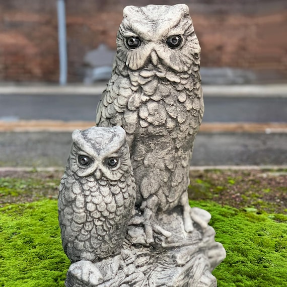 フクロウ型石の置物 コンクリート製のフクロウ像、セメント製のフクロウの家族像、石製の鳥