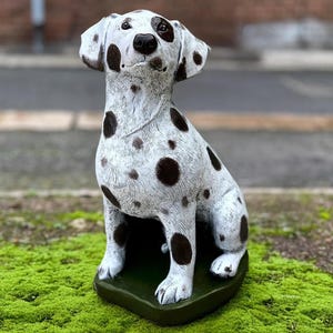Outdoor labrador statue Concrete dog figurine Stone pet decoration Cement memorial labrador decoration Dog lover gift Handmde Labrador art