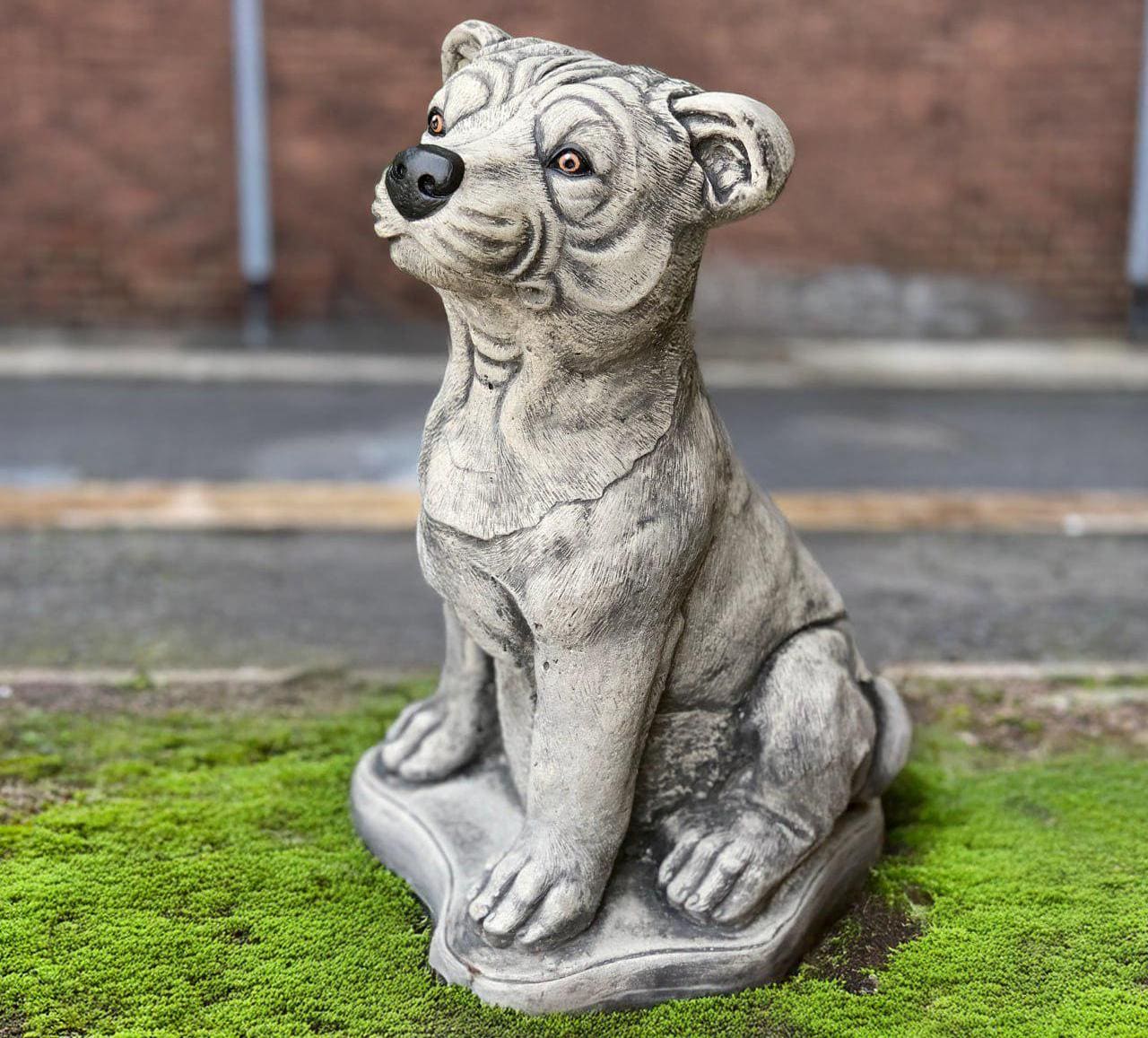 石造りの大型ブルテリア像 コンクリート製の犬の彫刻 屋外用