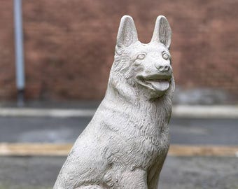 コンクリート製ジャーマンシェパードの彫刻、石像、庭の犬の像、屋外の