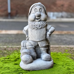 Spielerzwerg Dekor Betonzwerg Figur Outdoor Fußballzwergverzierung Zement Troll Skulptur Gartendekoration Zwergenliebhaber Geschenk Hofkunst