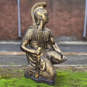 Outdoor knight statue Concrete warrior decoration Memorial soldier sculpture Stone military tribute figure Lawn ornament Soldier lover gift