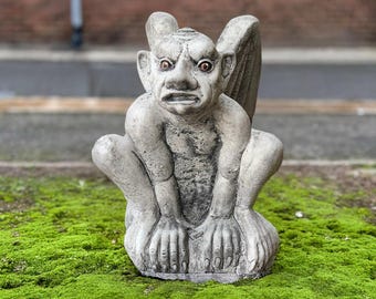 Garden gargoyle decoration Concrete demon figurine Cement guardian sculpture Outdoor monster statue Halloween art Front door ornament Gift