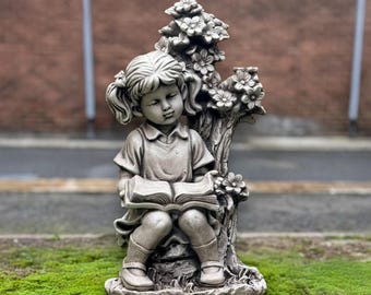 インテリア小物 子供と本を読む少女の彫刻