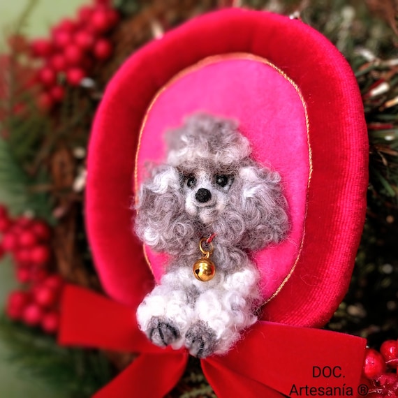 Adorno de Pared.DocArtesaniaMiniature.Miniatura.MiniatureDog CasaDeMuñecas.Dollhouse.Adorno.Ornament.DOC.DOGS.Needlefelting.WallOrnament.