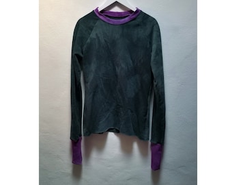 Waldgrüner Pullover erdiges Langarmshirt Grunge lila handgefärbt nachhaltig boutique natural mori girl new age eco pagan baumwollpullover