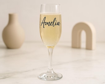 Personalised Vinyl Name Decals for Champagne Flute Glasses – Custom Wedding Stickers, Hen Party Favors & Birthday Glass Labels
