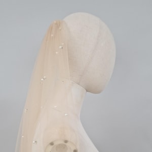 Dark Champagne Pearl Wedding Veil, Warm Champagne Color Tulle, Regular Ivory pearls, Gold Metal Bridal Hair Comb