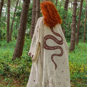 Boho-astrologiekimono met slangenprint op de achterkant – oversized hemelse boho-gewaad, vest met dierenriemsymbool, stofdoek festivalgodin