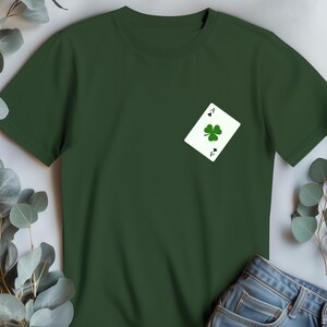 T-shirt carte Lucky Ace, chemise de la Saint-Patrick, T-shirt shamrock, haut porte-bonheur irlandais, vêtements sur le thème du casino, as de trèfle, Saint Patrick, t-shirt unisexe