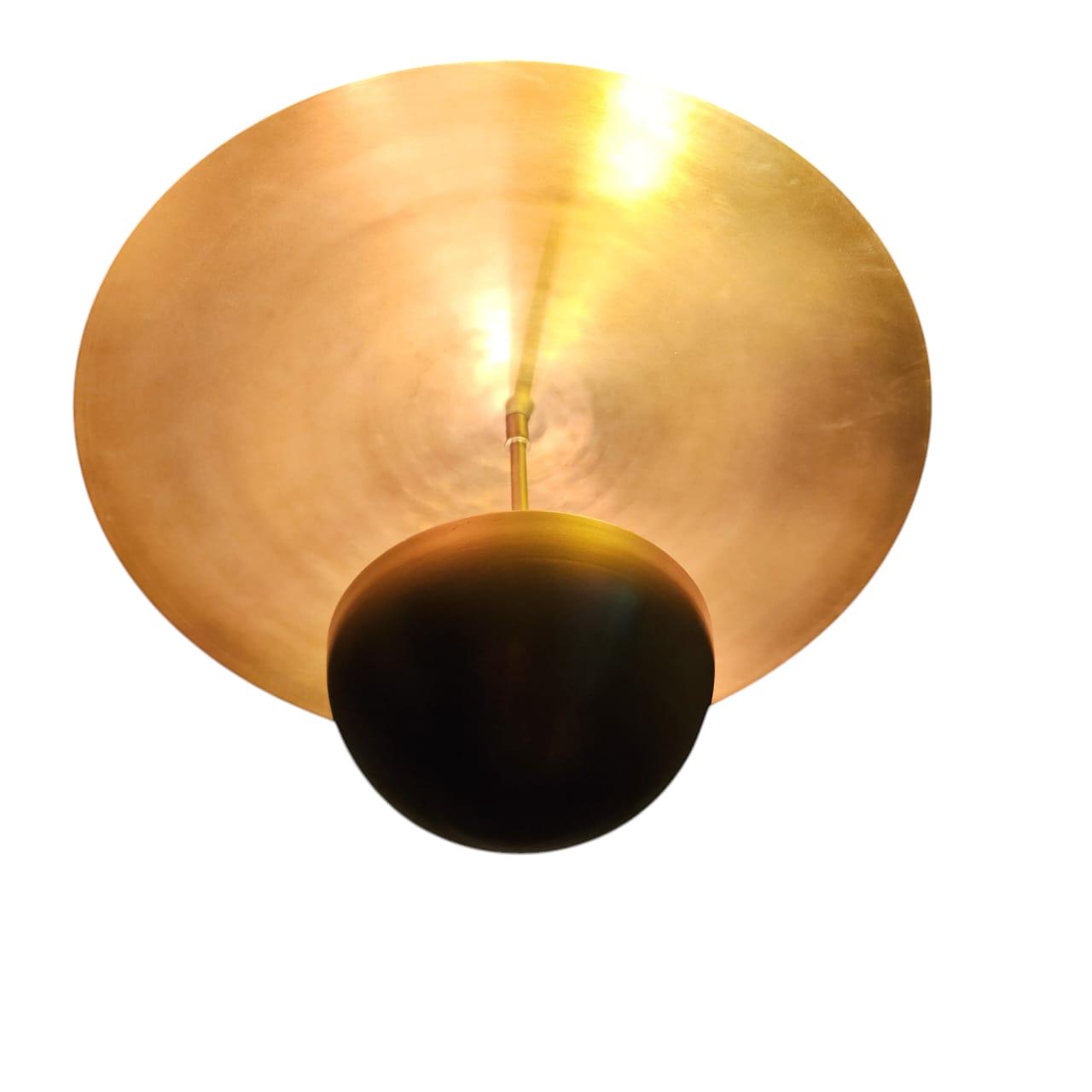 ミッドセンチュリー真鍮スプートニクシャンデリア – イタリア製3灯器具