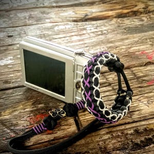 Handgefertigte Kamerahandschlaufe aus Paracord
