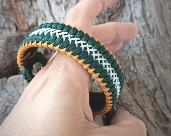 Pulsera de paracord verde hecha a mano - Cierre de acero inoxidable