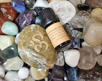 Wonderland Essential Oil Blend. Over 80 unique essential oils in 1 bottle. 5 ML