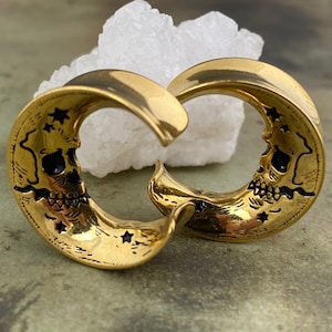 Pair of 316L Gold Steel Saddles with Skull Faced Moon (PS-291, Gold) - 00g, 1/2, 9/16, 5/8, 3/4, 7/8, 1 inch