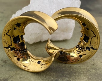 Pair of 316L Gold Steel Saddles with Skull Faced Moon (PS-291, Gold) - 00g, 1/2, 9/16, 5/8, 3/4, 7/8, 1 inch