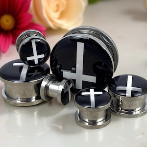 Cross Picture Plugs – Surgical Steel Gauges