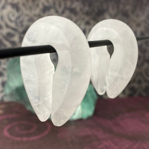 Clear Quartz Stone Keyhole Ear Weights (STN-704) - Size 00g and up.